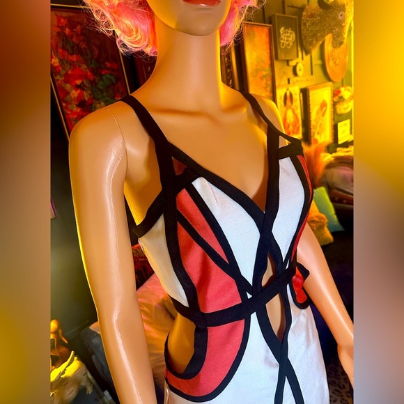 FASHION NOVA cut out bandage dress sz L - NWT - Picture 7 of 10